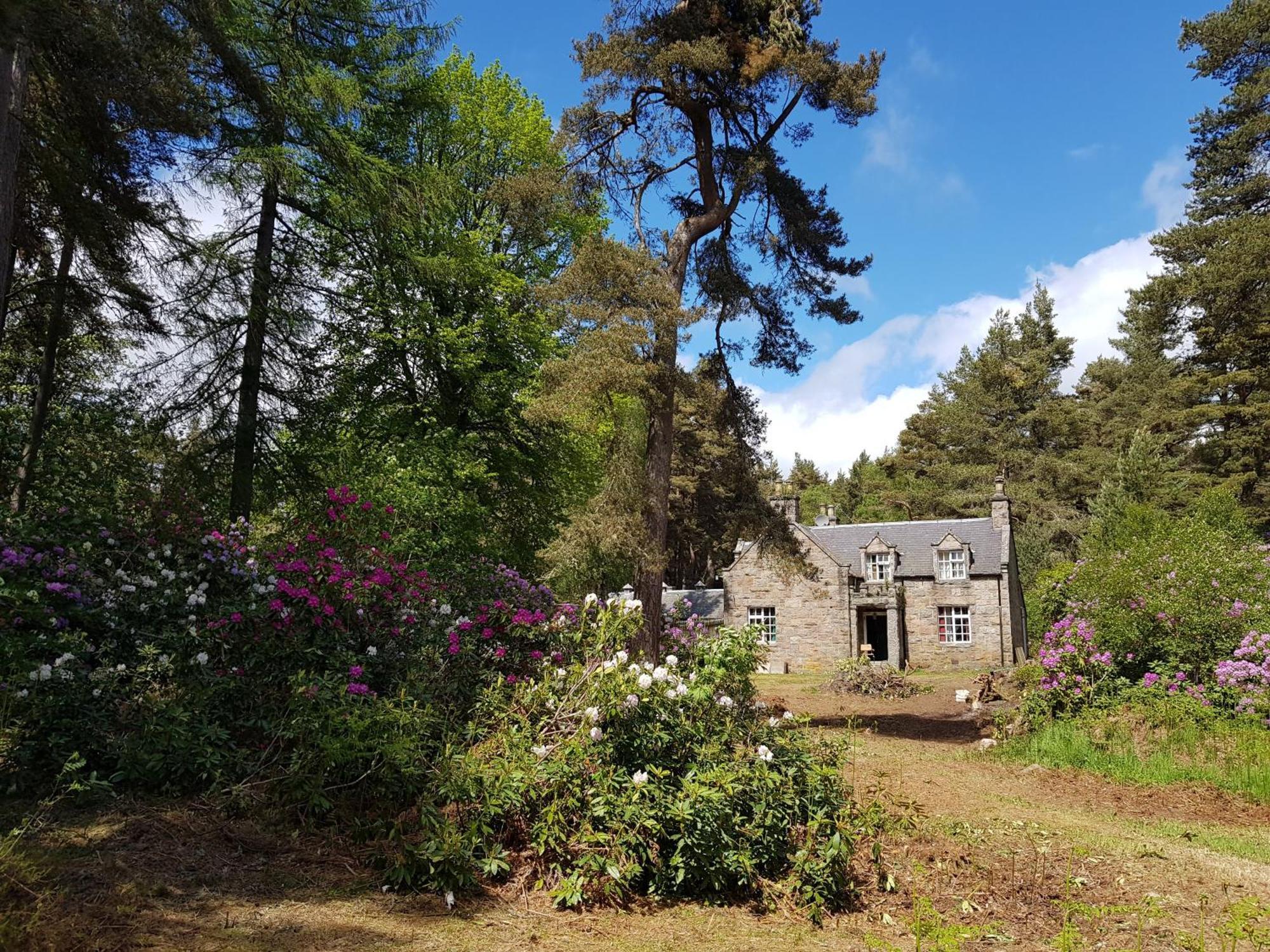 Cambus O' May Traditional Highland Hotel Ballater Exterior foto